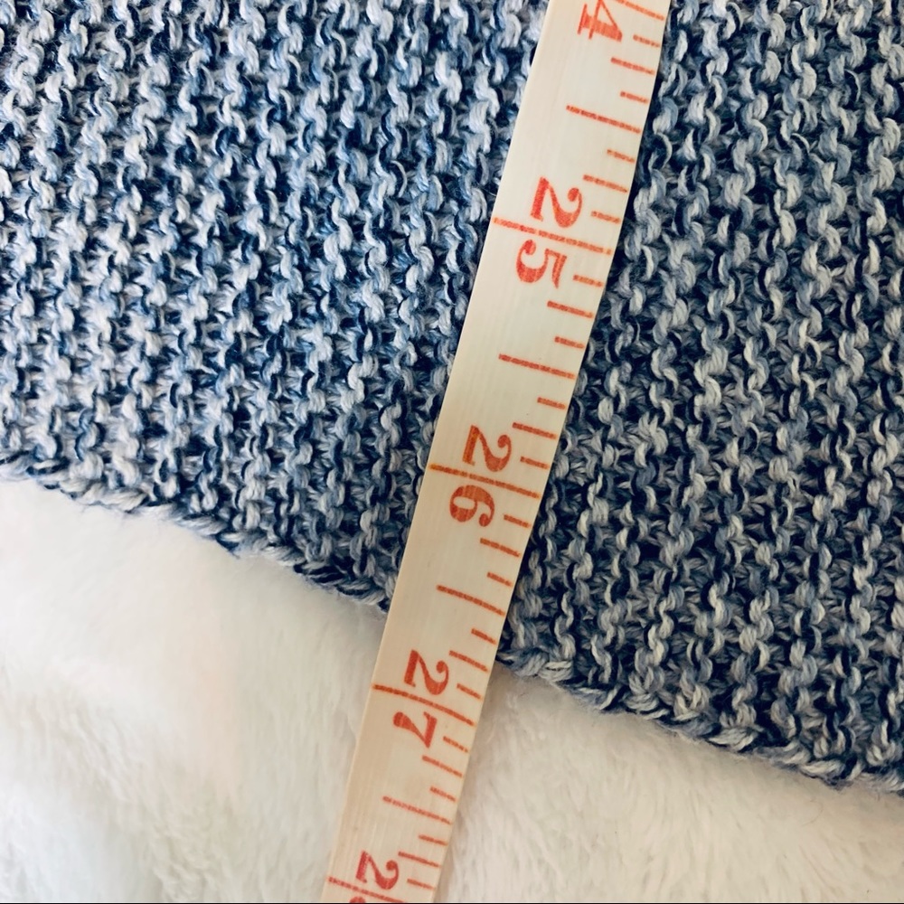 H & M Basic Women’s Oversized Marled Knit Blue Sweater - Picture 10 of 11